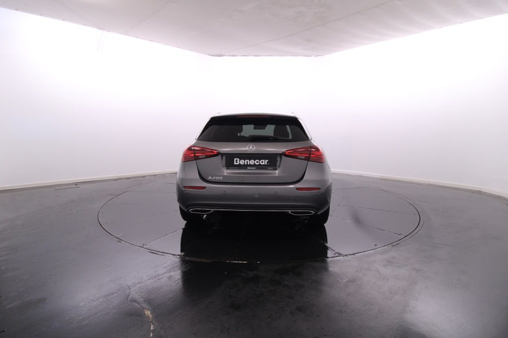 mercedes-benz-classe-a-2024-hibrido-1332cc