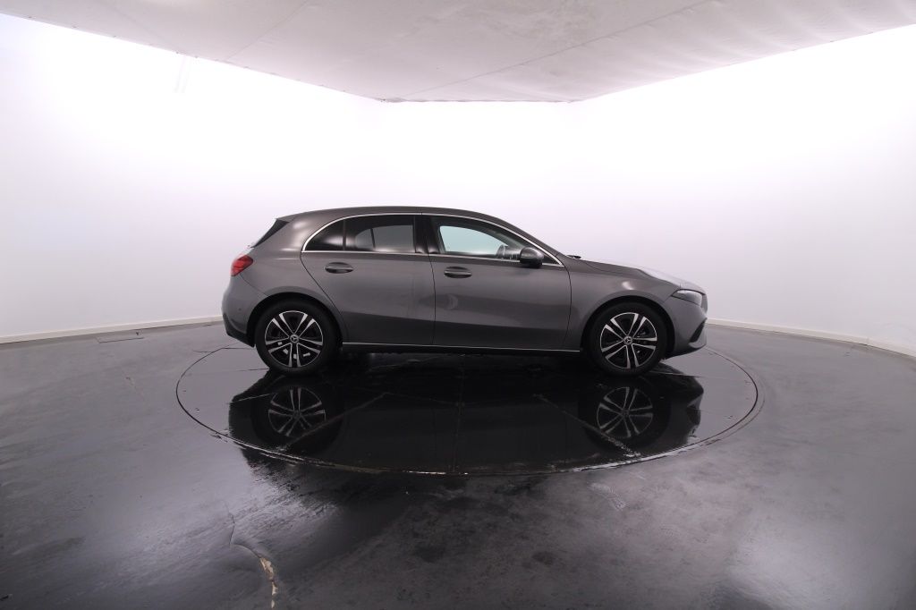 mercedes-benz-classe-a-2024-hibrido-1332cc