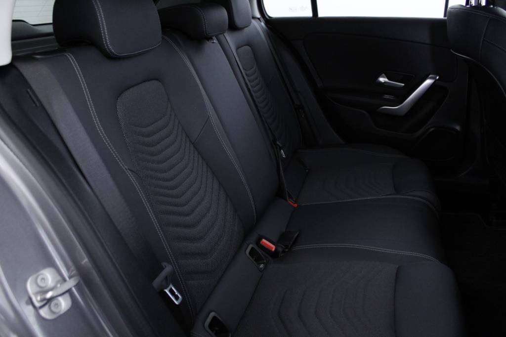 mercedes-benz-classe-a-2024-hibrido-1332cc