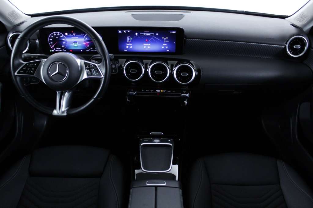 mercedes-benz-classe-a-2024-hibrido-1332cc