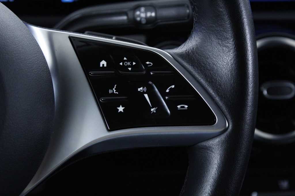 mercedes-benz-classe-a-2024-hibrido-1332cc