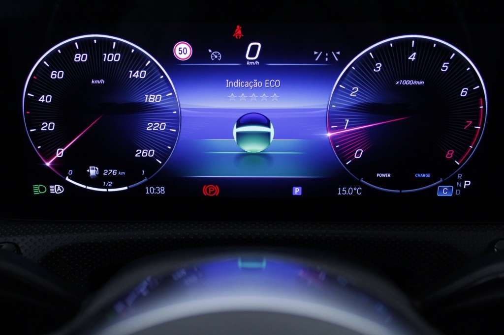 mercedes-benz-classe-a-2024-hibrido-1332cc