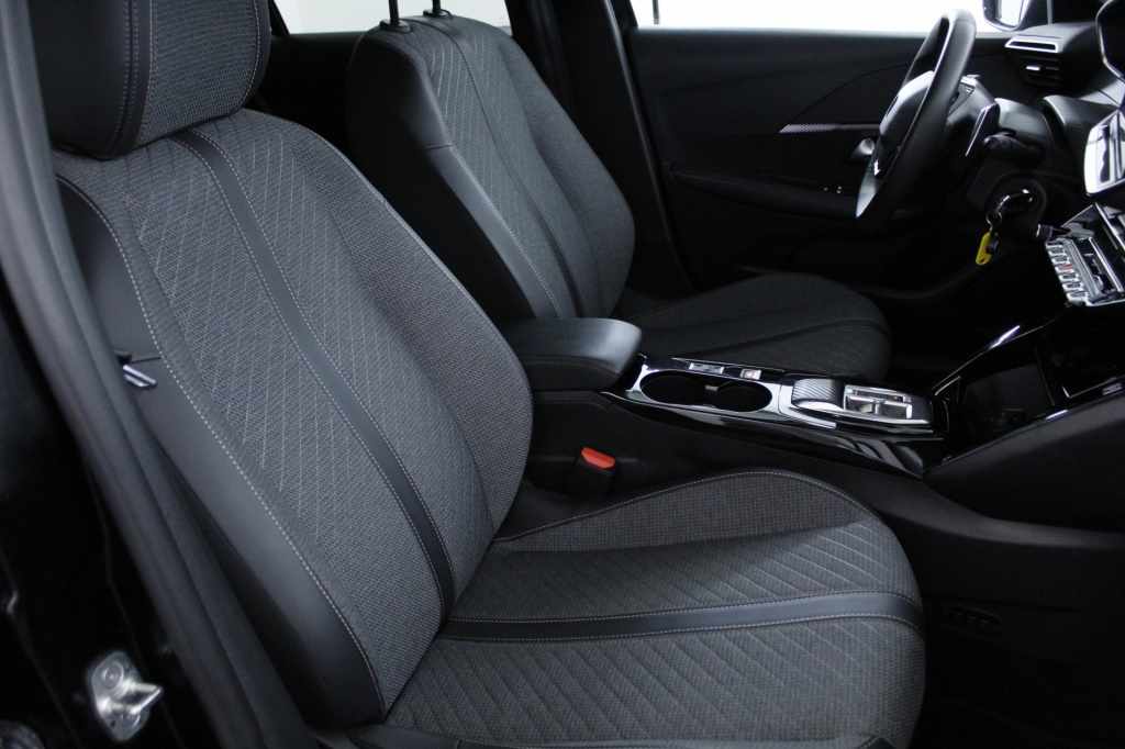 peugeot-208-2025-hibrido-1199cc