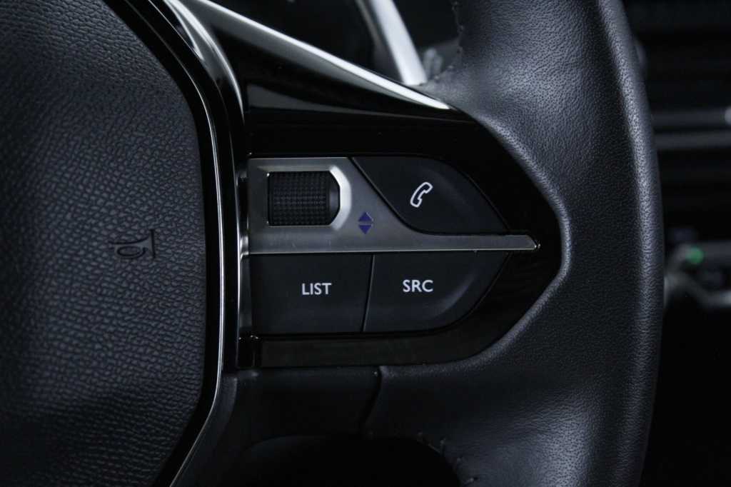 peugeot-208-2025-hibrido-1199cc
