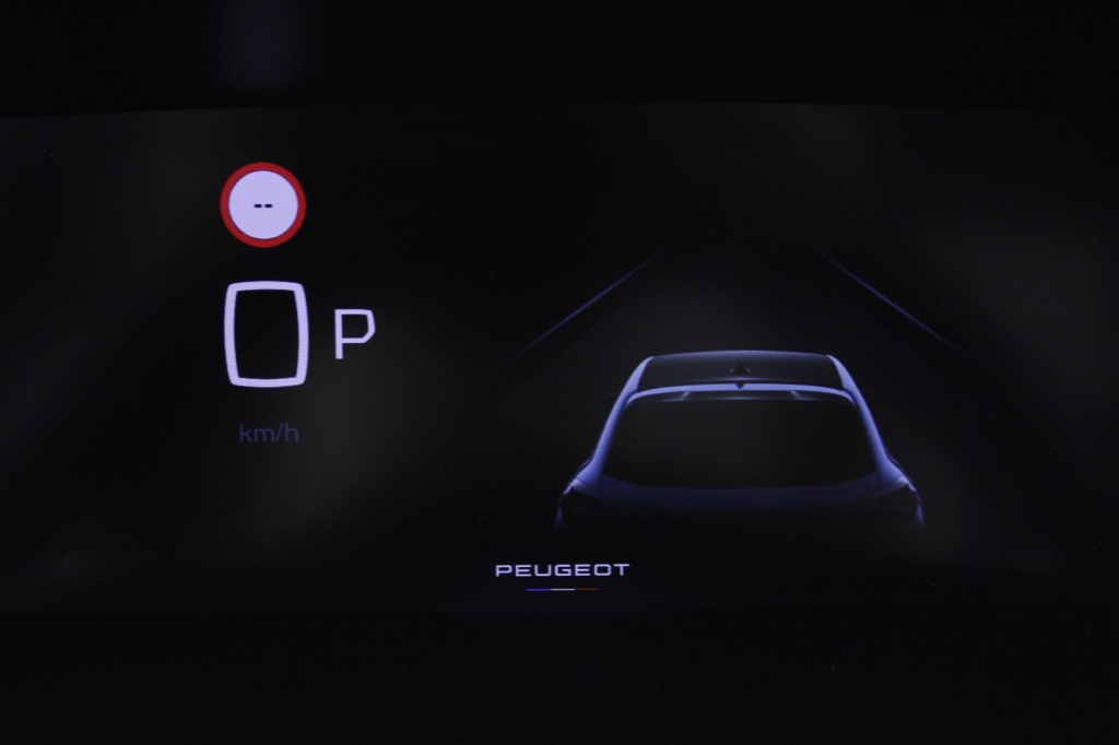peugeot-208-2025-hibrido-1199cc