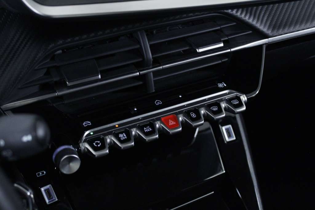peugeot-208-2025-hibrido-1199cc