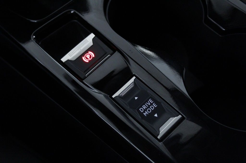 peugeot-208-2025-hibrido-1199cc