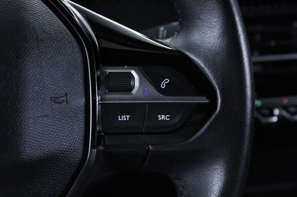peugeot-2008-2024-gasolina-1199cc