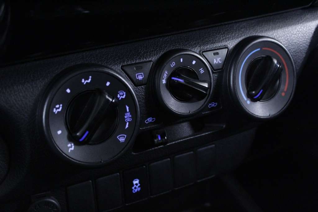 toyota-hilux-2020-diesel-2393cc
