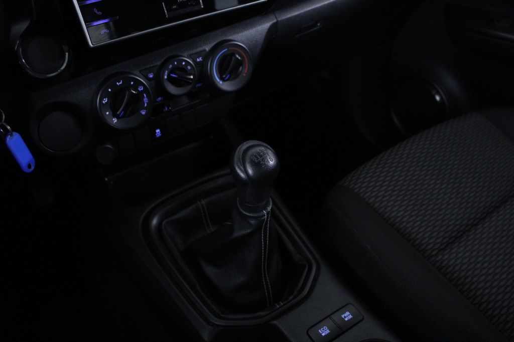 toyota-hilux-2020-diesel-2393cc
