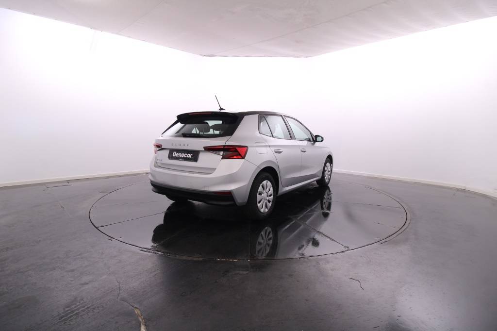 skoda-fabia-2023-gasolina-999cc