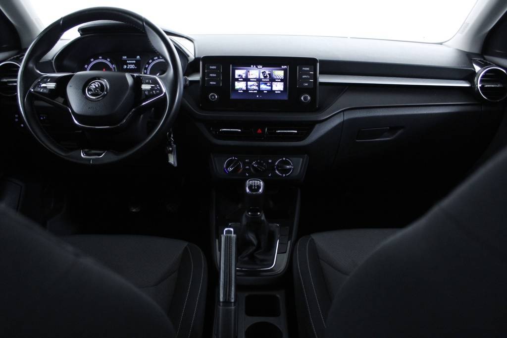skoda-fabia-2023-gasolina-999cc