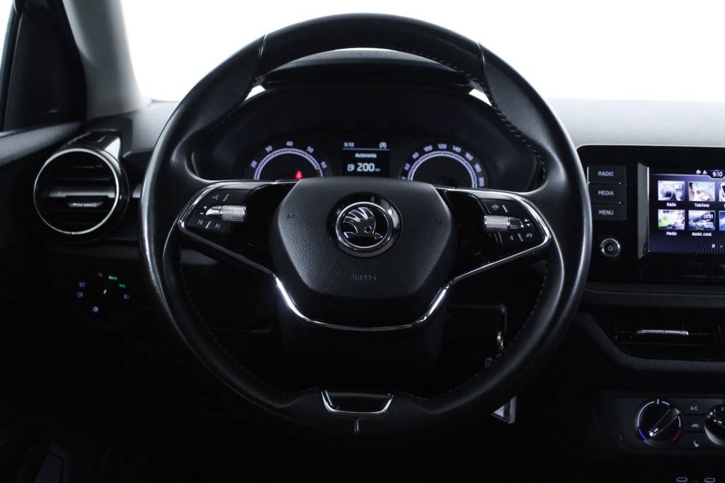 skoda-fabia-2023-gasolina-999cc