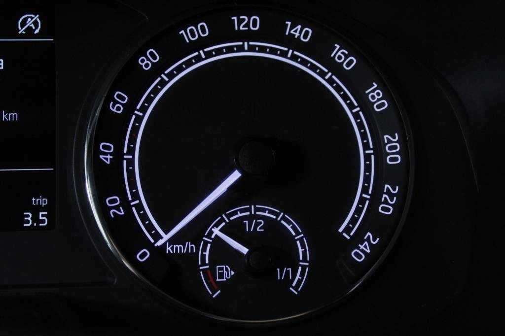 skoda-fabia-2023-gasolina-999cc