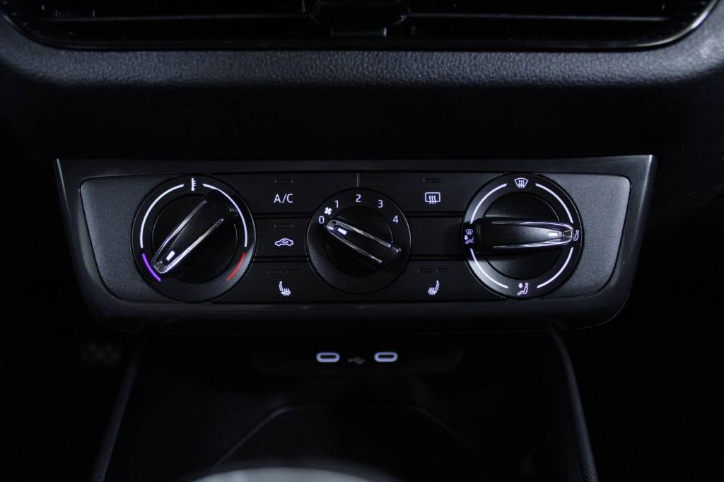 skoda-fabia-2023-gasolina-999cc