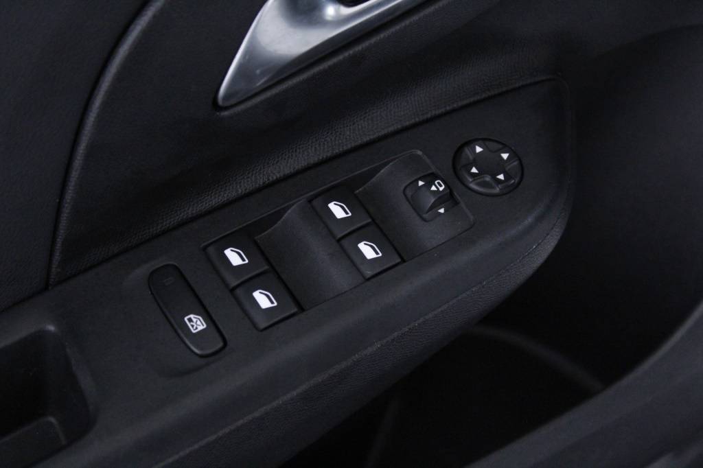 opel-corsa-2025-hibrido-1199cc