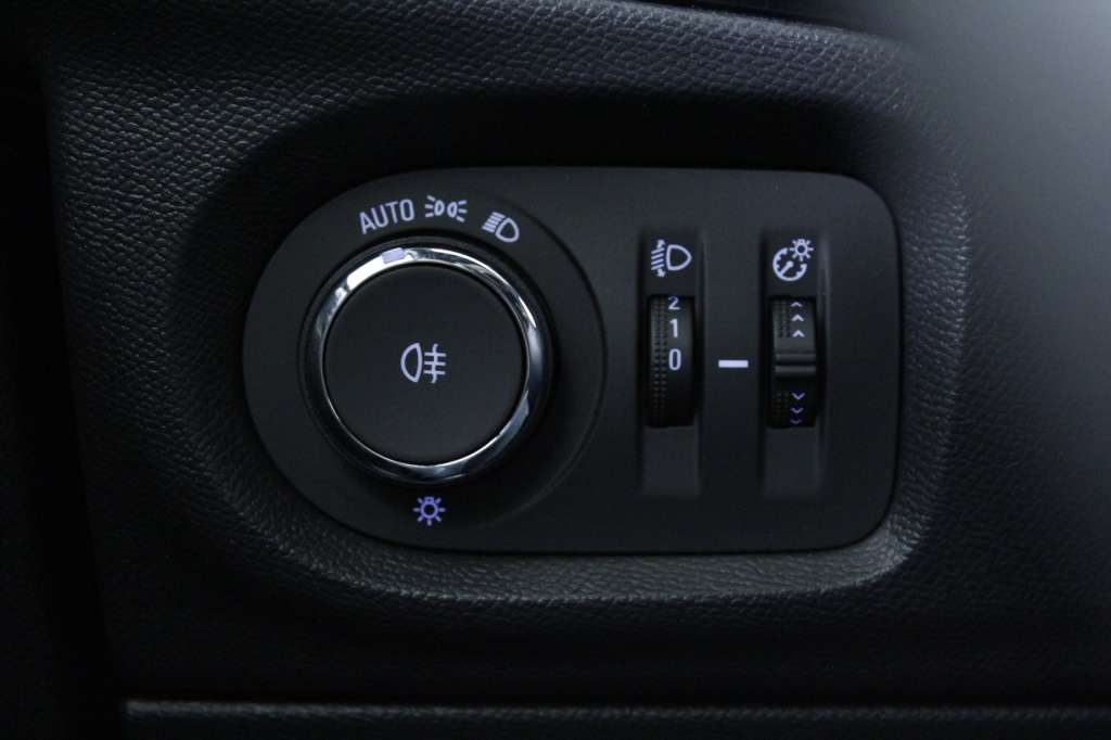opel-corsa-2025-hibrido-1199cc