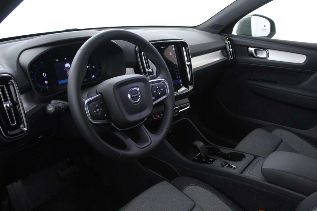 volvo-xc40-2025-hibrido-1969cc