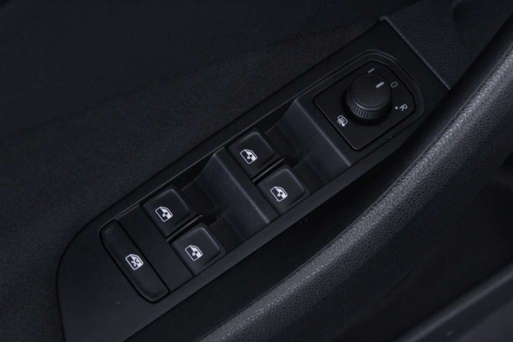 skoda-scala-2024-gasolina-999cc