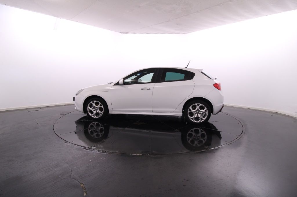 alfa-romeo-giulietta-2019-diesel-1598cc