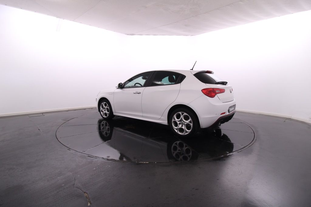 alfa-romeo-giulietta-2019-diesel-1598cc