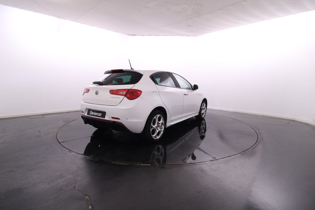 alfa-romeo-giulietta-2019-diesel-1598cc