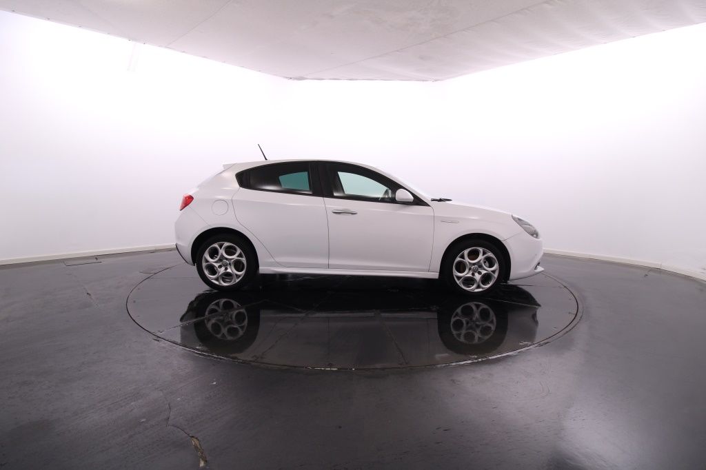 alfa-romeo-giulietta-2019-diesel-1598cc