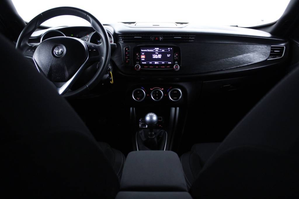 alfa-romeo-giulietta-2019-diesel-1598cc