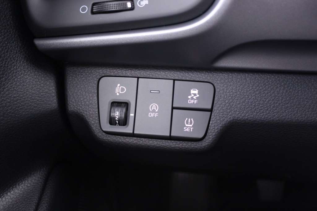 kia-stonic-2024-gasolina-1197cc
