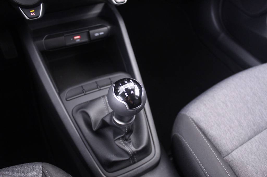 kia-stonic-2024-gasolina-1197cc
