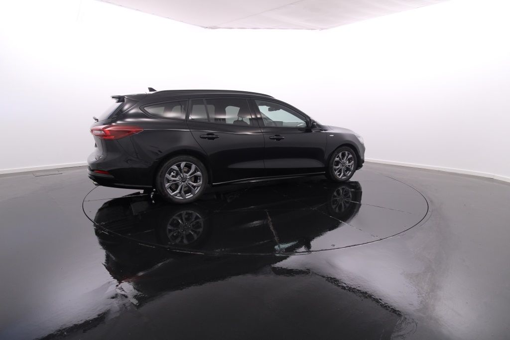 ford-focus-sw-2023-diesel-1499cc