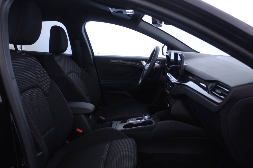ford-focus-sw-2023-diesel-1499cc