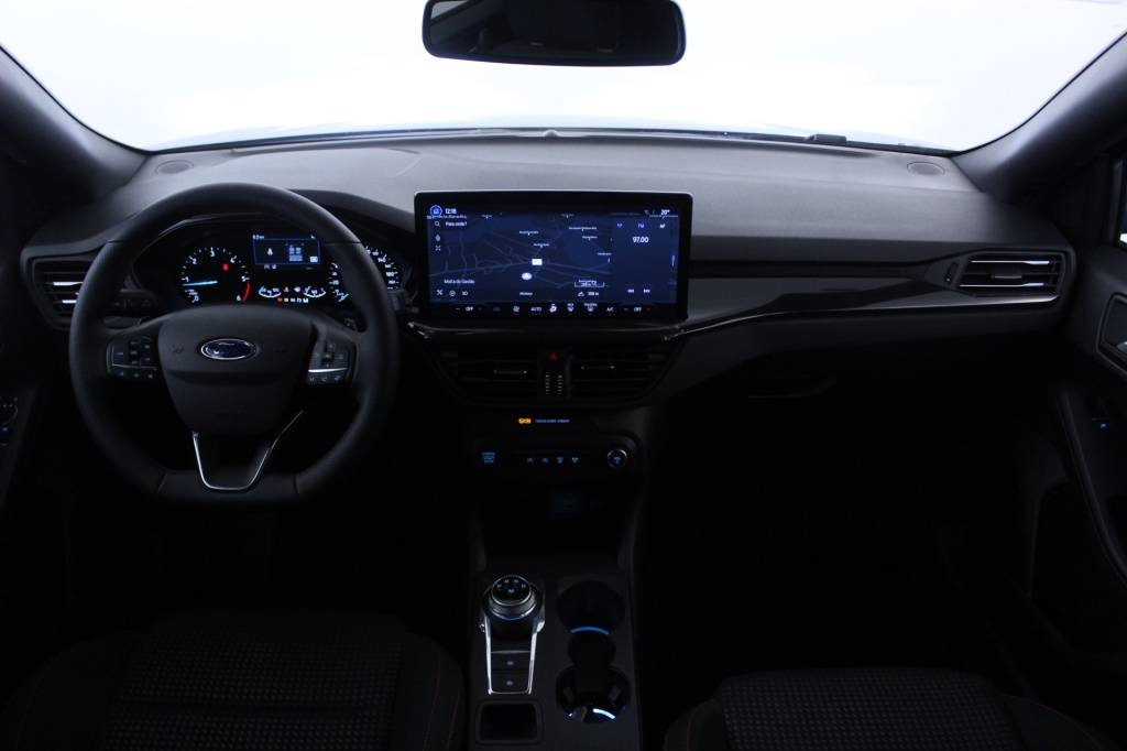 ford-focus-sw-2023-diesel-1499cc