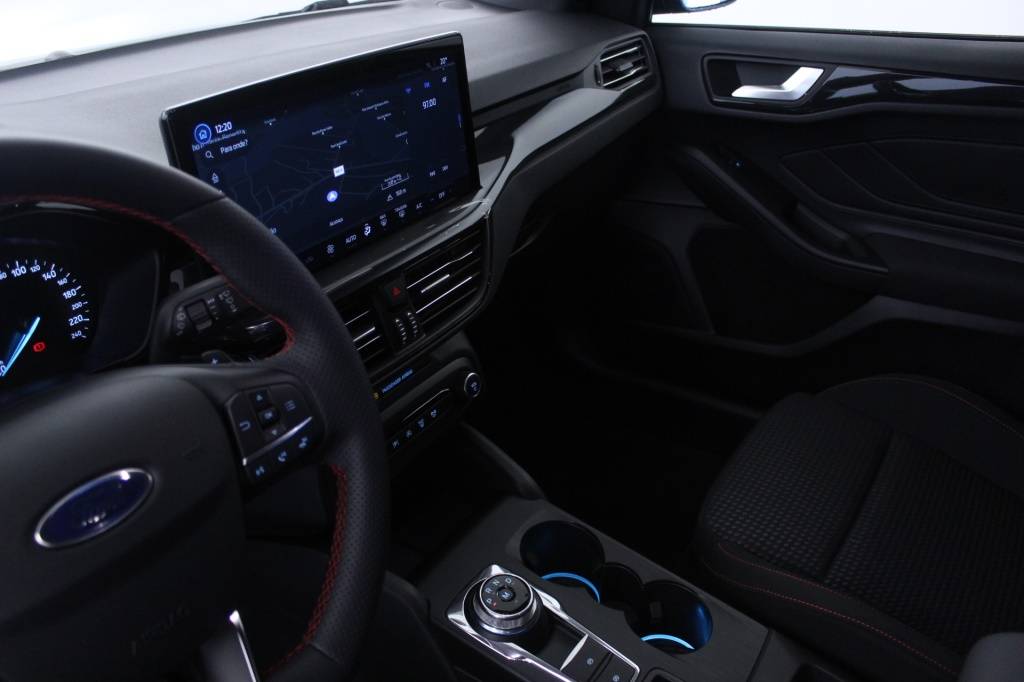 ford-focus-sw-2023-diesel-1499cc