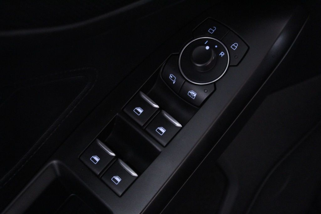 ford-focus-sw-2023-hibrido-999cc