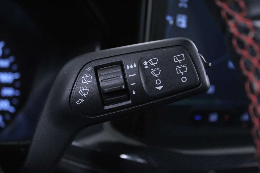 ford-focus-sw-2023-hibrido-999cc