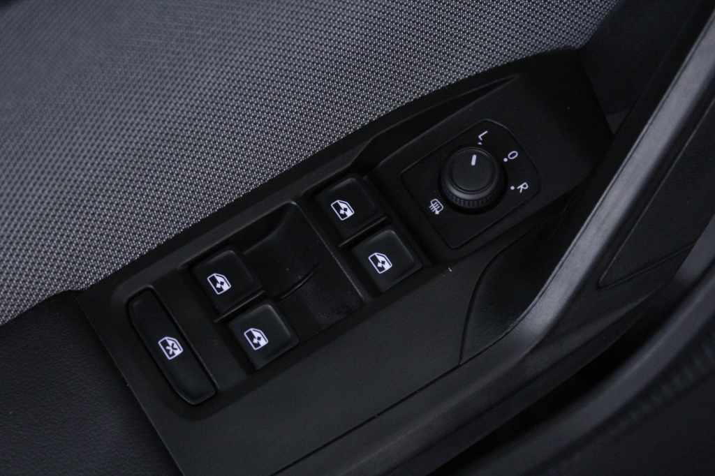 seat-leon-st-2024-gasolina-999cc