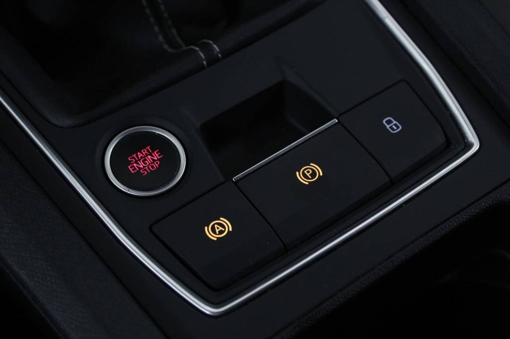 seat-leon-st-2024-gasolina-999cc