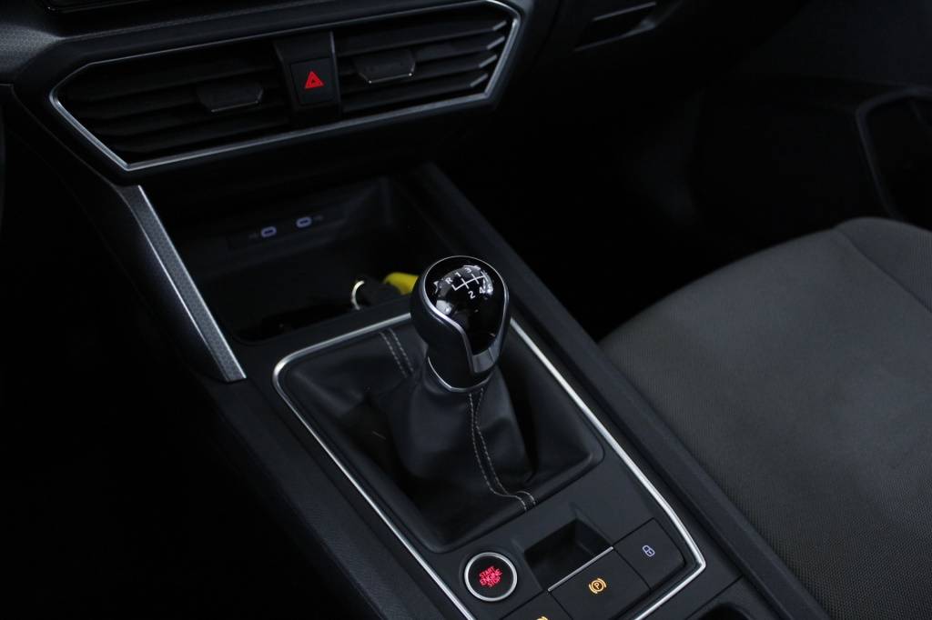 seat-leon-st-2024-gasolina-999cc