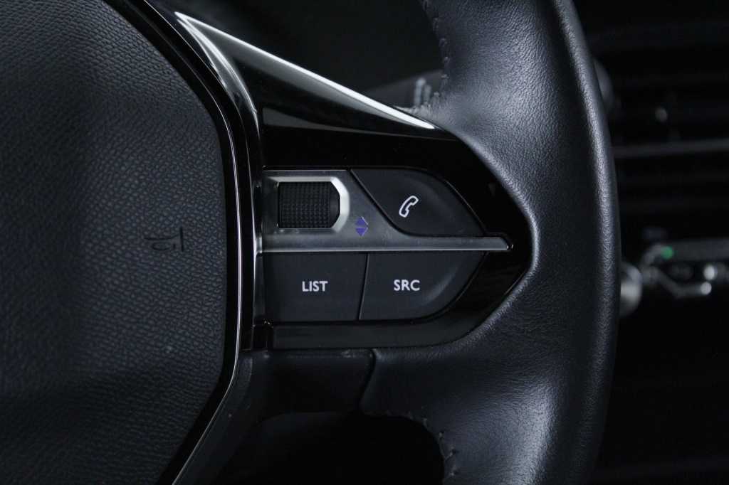 peugeot-2008-2024-gasolina-1199cc