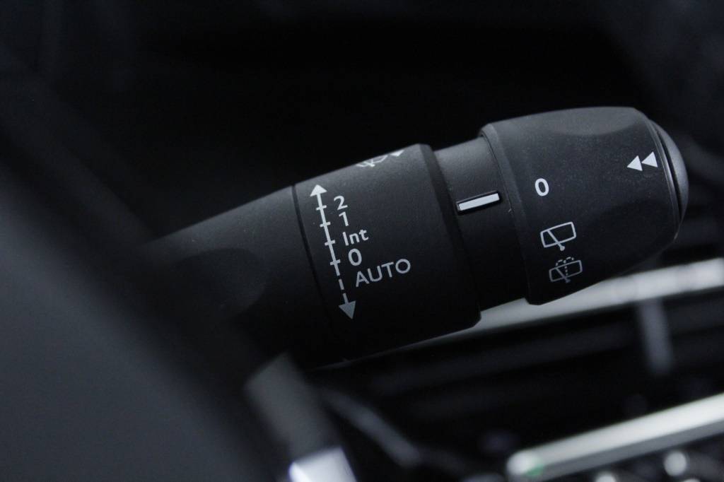 peugeot-2008-2024-gasolina-1199cc