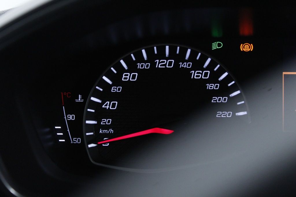 peugeot-2008-2024-gasolina-1199cc