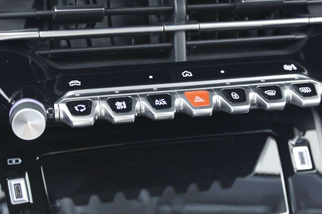 peugeot-208-2025-hibrido-1199cc