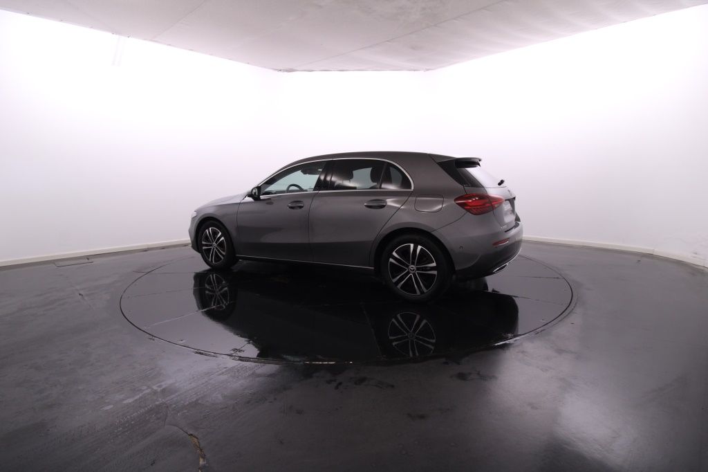 mercedes-benz-classe-a-2024-hibrido-1332cc
