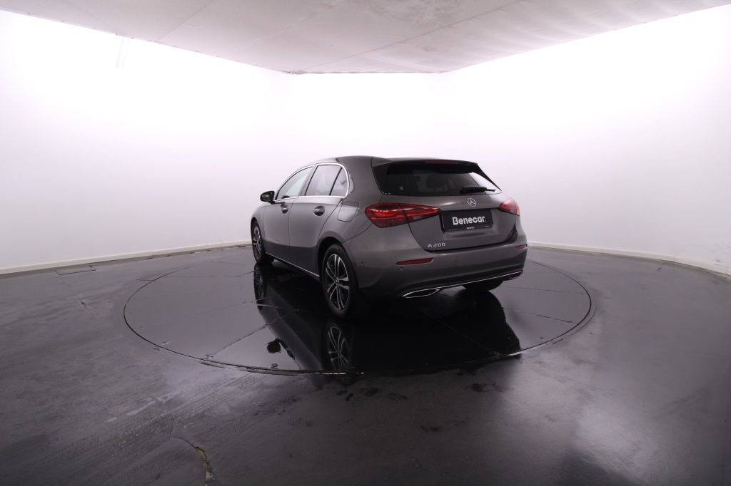 mercedes-benz-classe-a-2024-hibrido-1332cc
