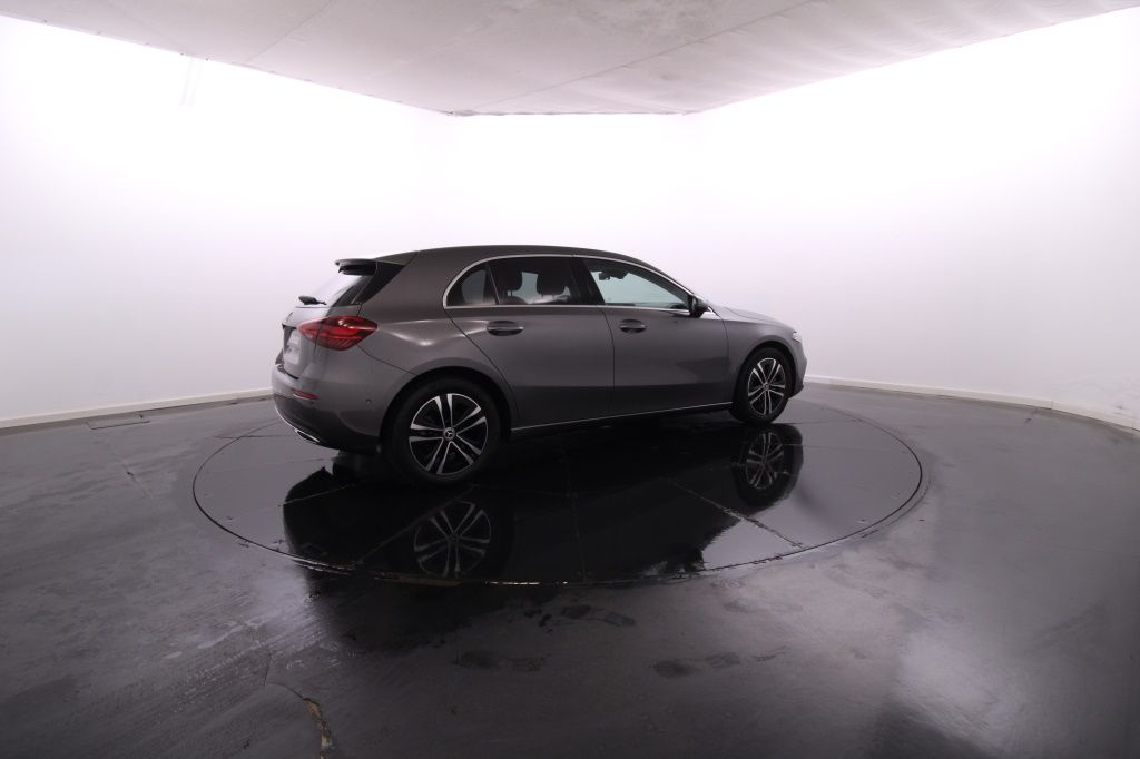mercedes-benz-classe-a-2024-hibrido-1332cc