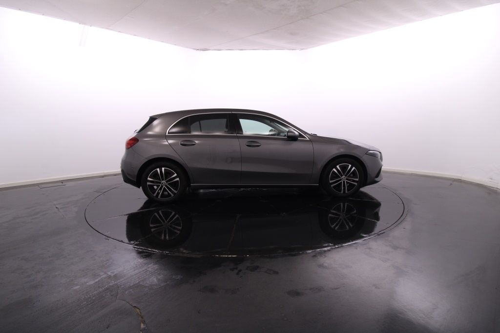 mercedes-benz-classe-a-2024-hibrido-1332cc