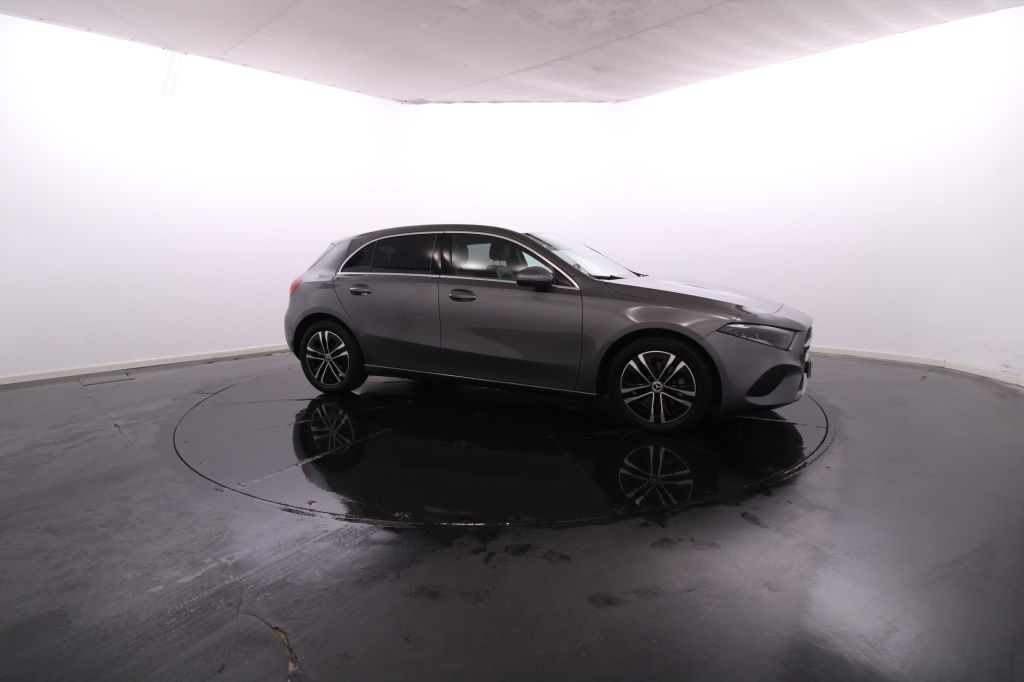 mercedes-benz-classe-a-2024-hibrido-1332cc