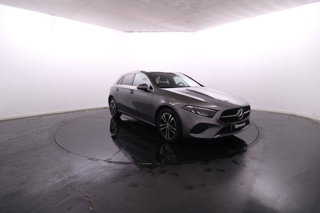 mercedes-benz-classe-a-2024-hibrido-1332cc