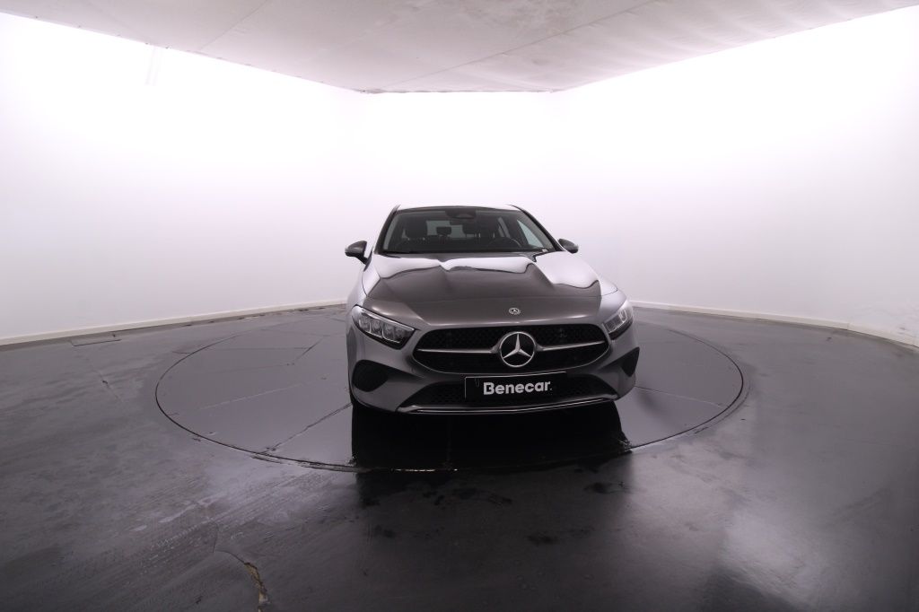 mercedes-benz-classe-a-2024-hibrido-1332cc